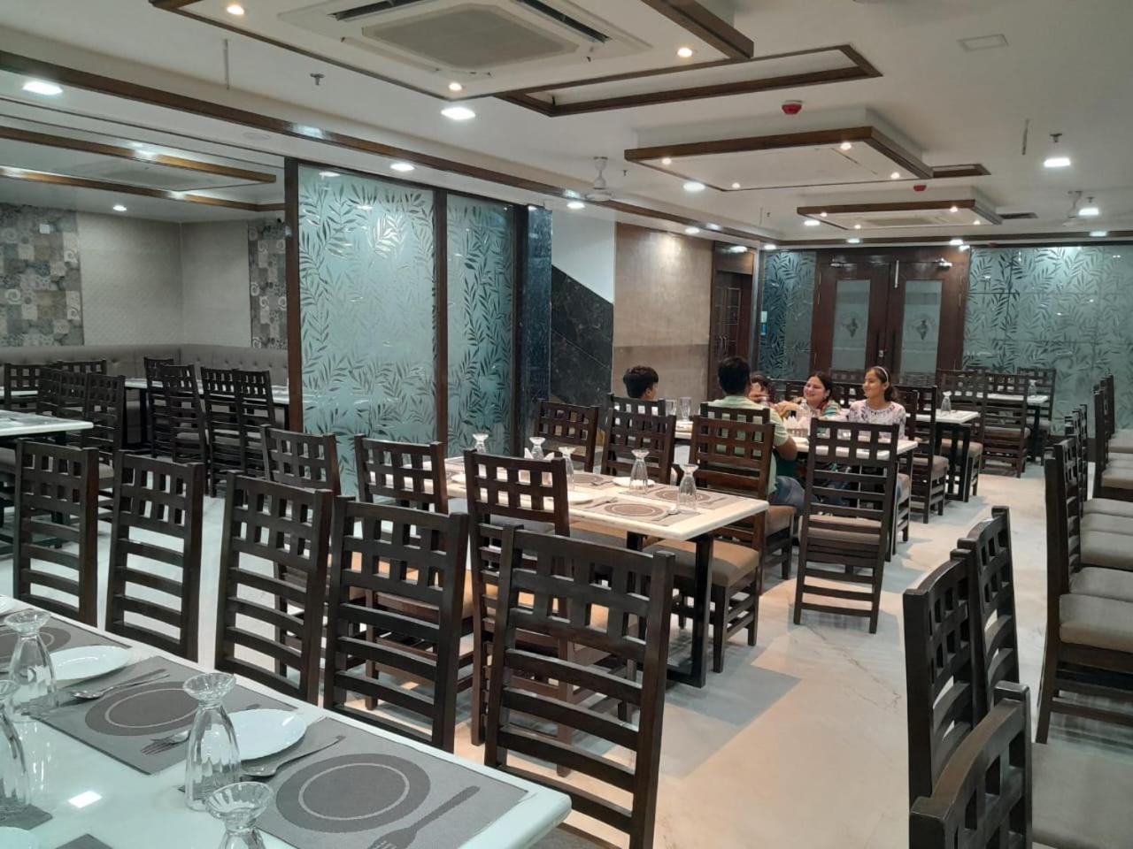 אגרה Rich Grand Hotel מראה חיצוני תמונה