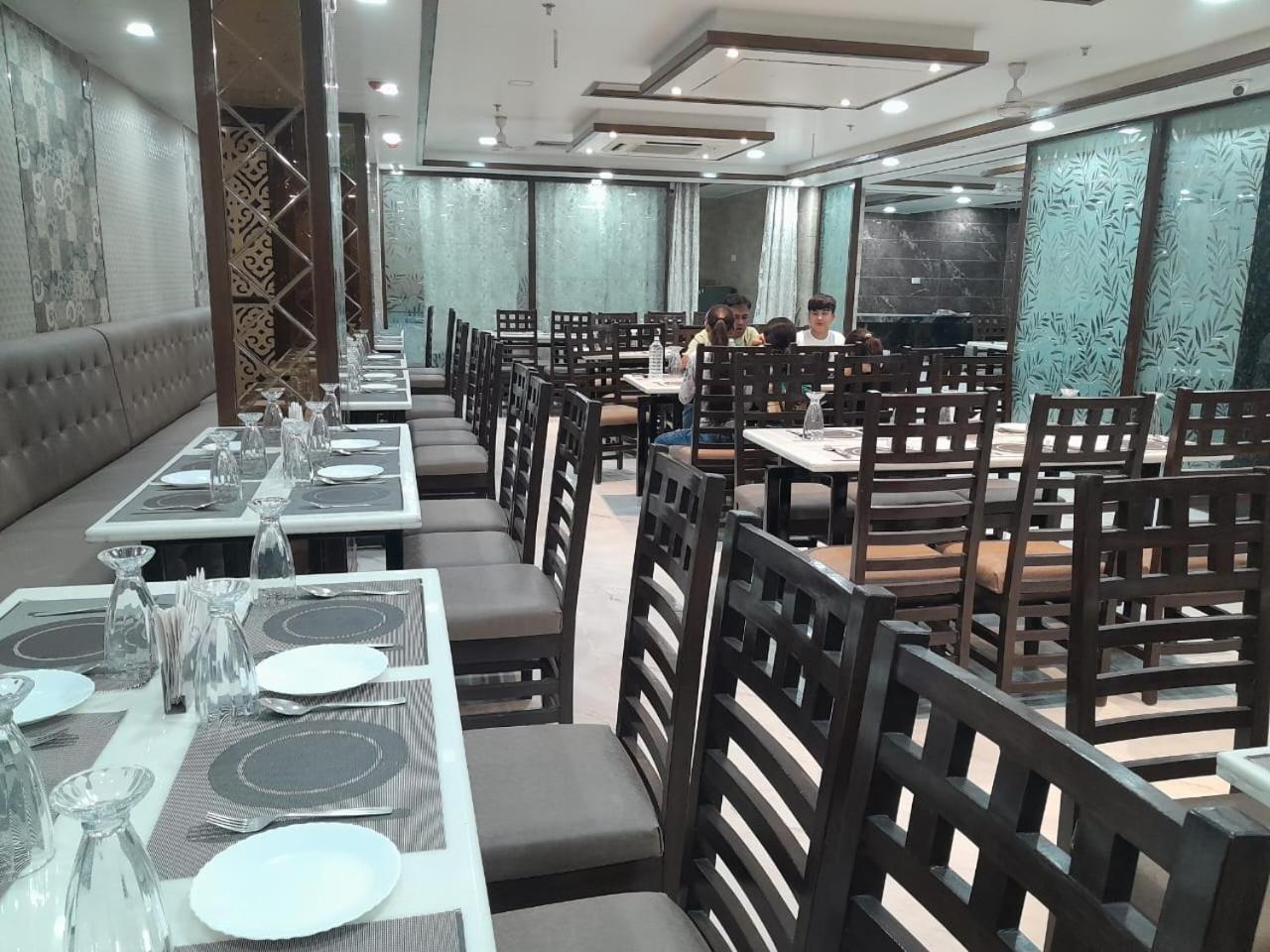אגרה Rich Grand Hotel מראה חיצוני תמונה