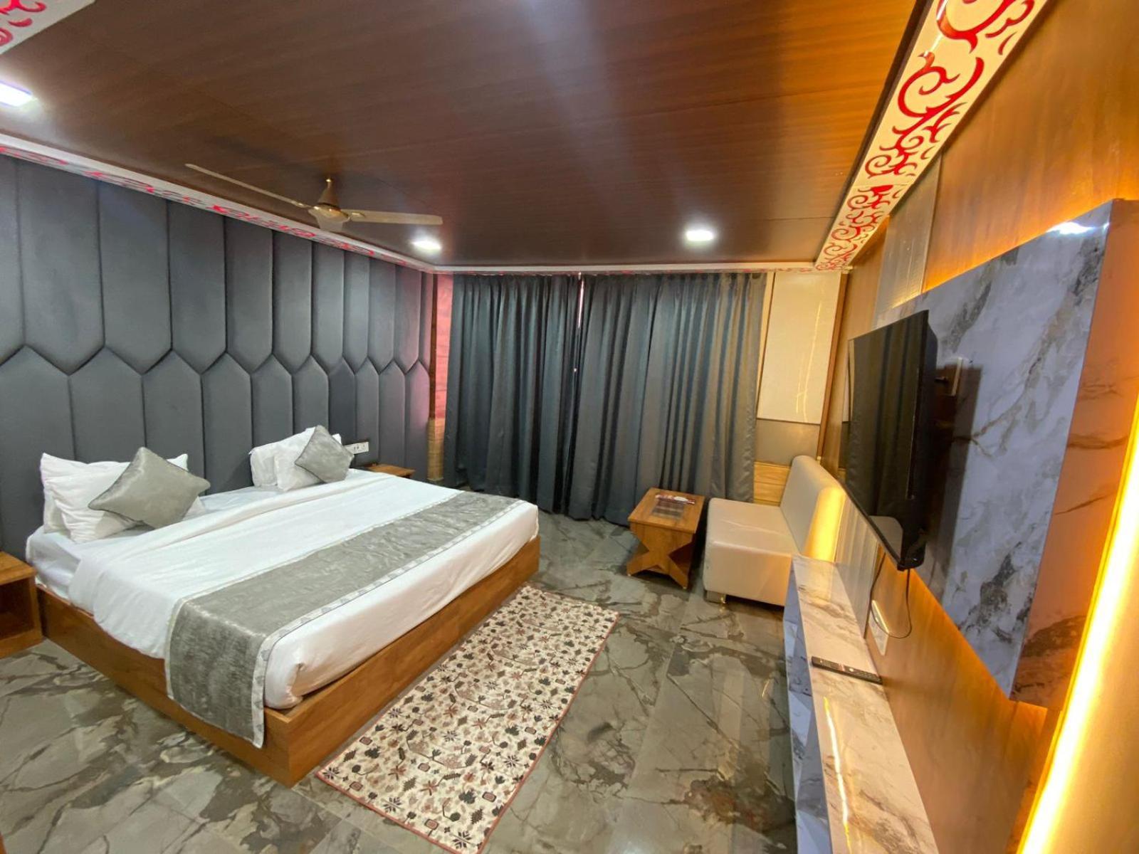 אגרה Rich Grand Hotel מראה חיצוני תמונה