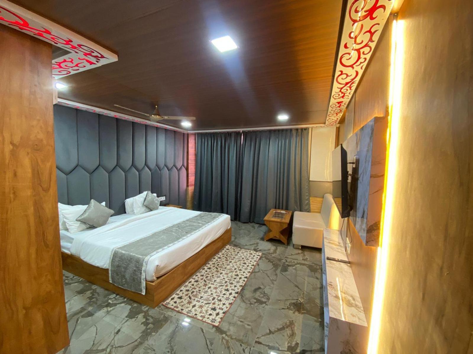 אגרה Rich Grand Hotel מראה חיצוני תמונה